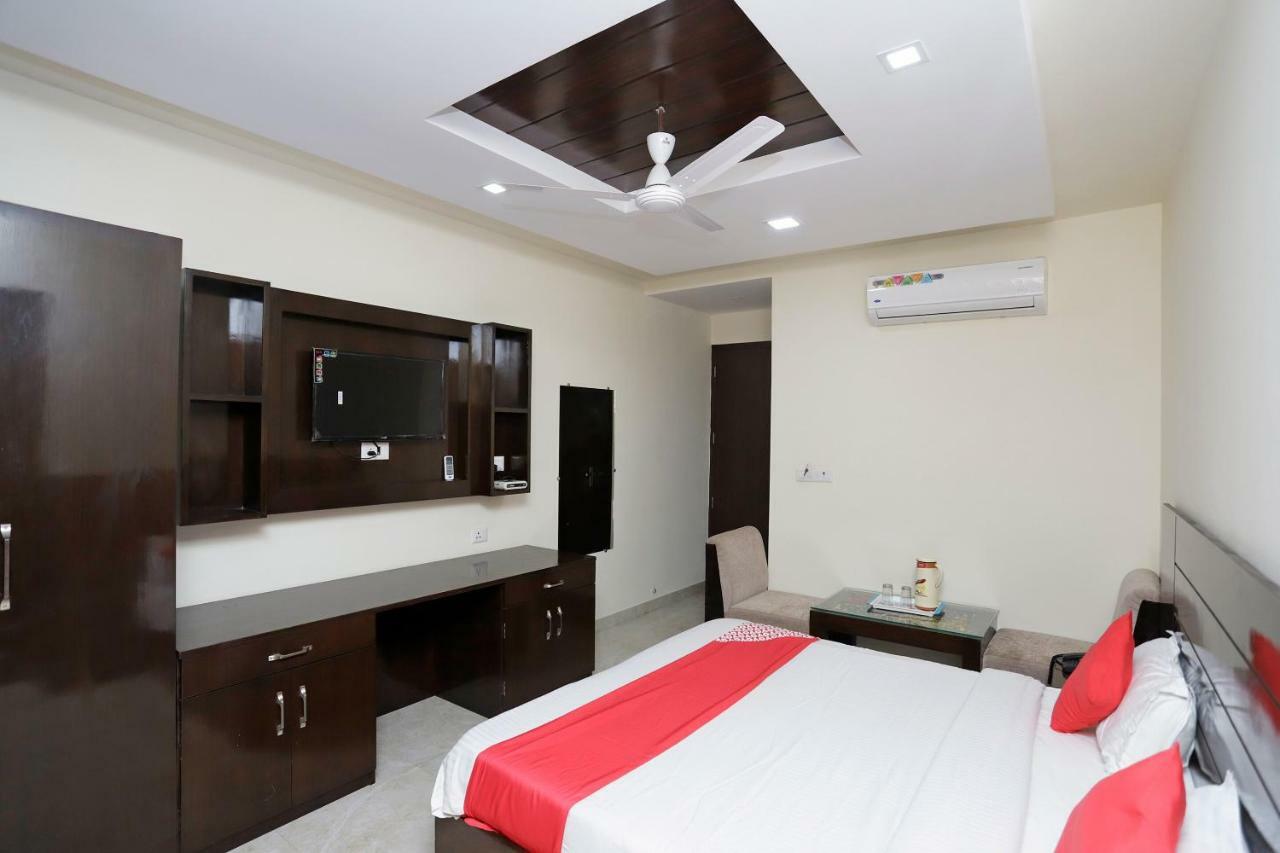 Oyo 39595 Hotel Ray Ban Kankhal Dış mekan fotoğraf