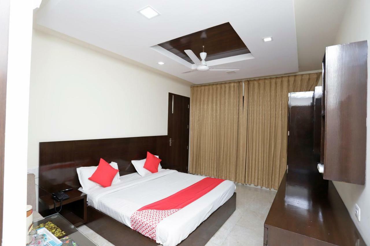 Oyo 39595 Hotel Ray Ban Kankhal Dış mekan fotoğraf